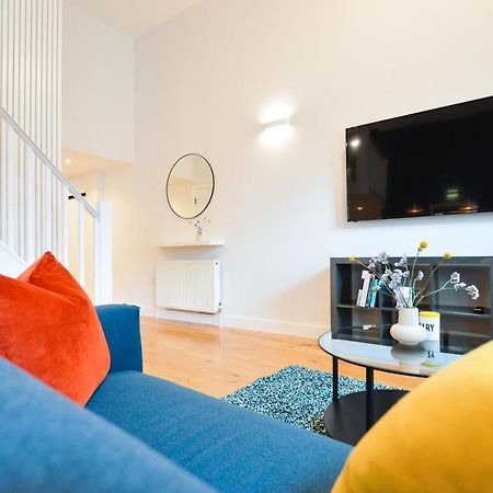 Spacious West Hampstead Apartment With Mezzanine Bedroom By Concept Apartments Лондон Экстерьер фото
