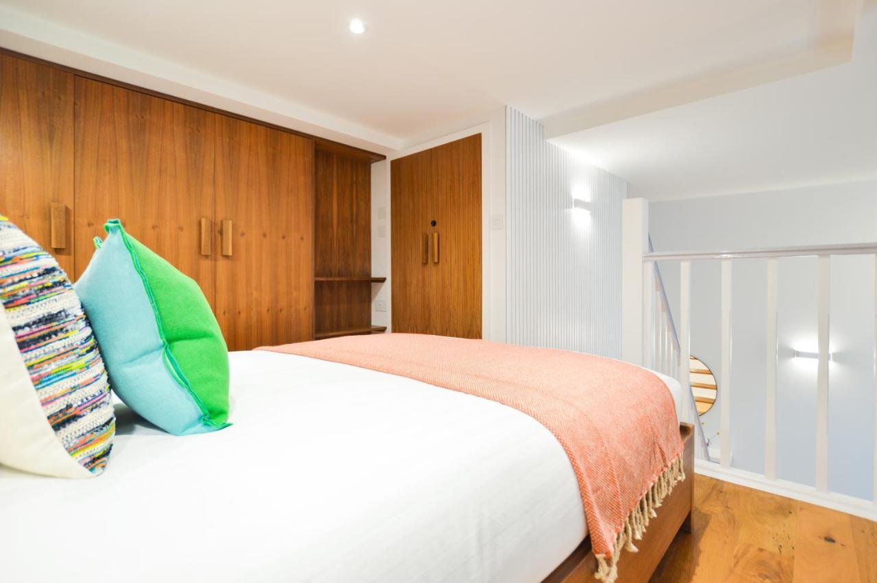 Spacious West Hampstead Apartment With Mezzanine Bedroom By Concept Apartments Лондон Экстерьер фото