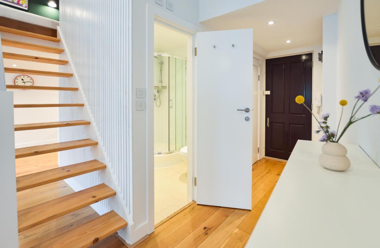 Spacious West Hampstead Apartment With Mezzanine Bedroom By Concept Apartments Лондон Экстерьер фото