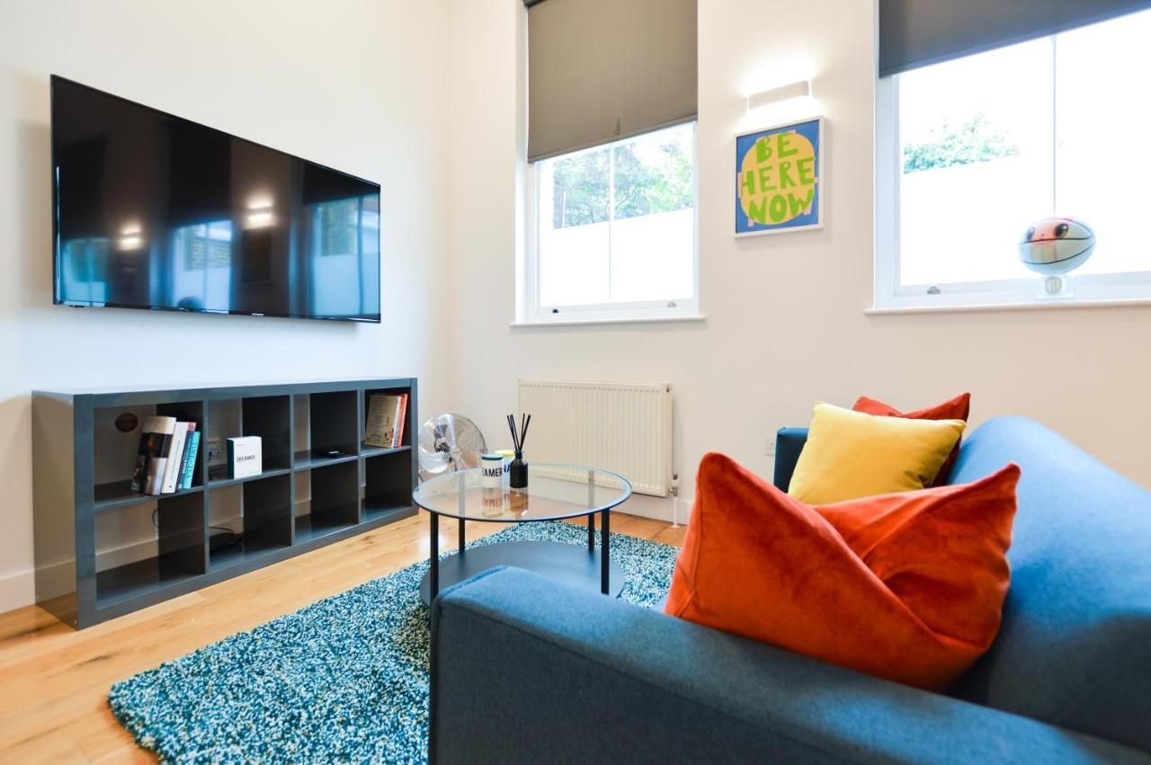 Spacious West Hampstead Apartment With Mezzanine Bedroom By Concept Apartments Лондон Экстерьер фото
